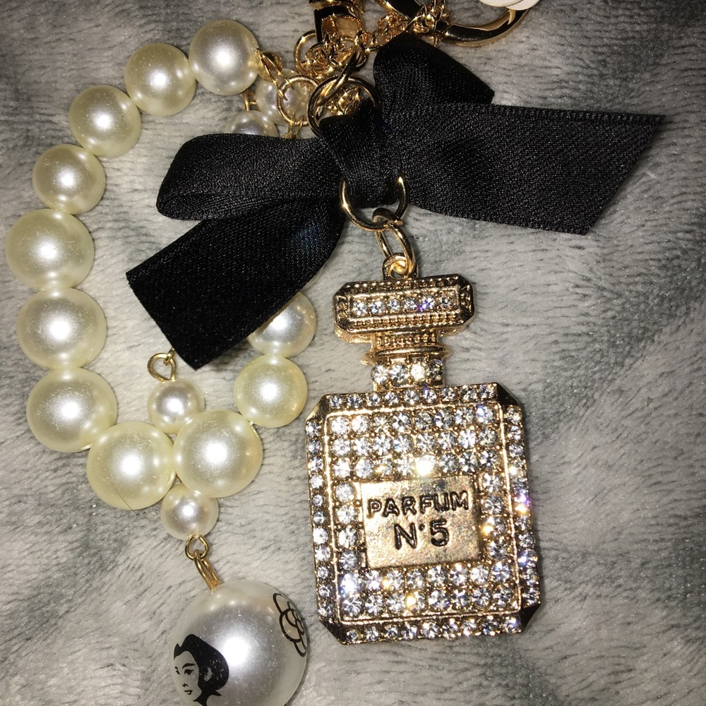 NWT bag charm “parfum no 5 “